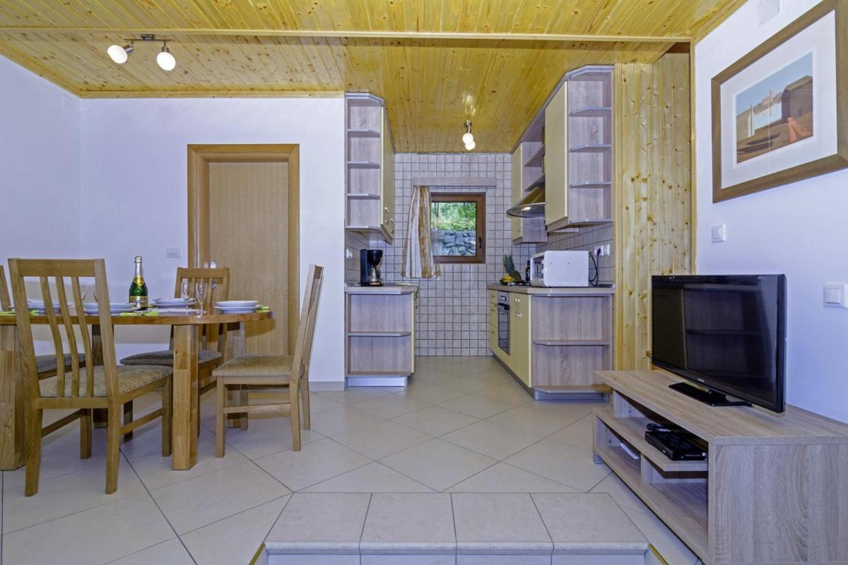 Chalets Bogo & Neno Ledenice Экстерьер фото